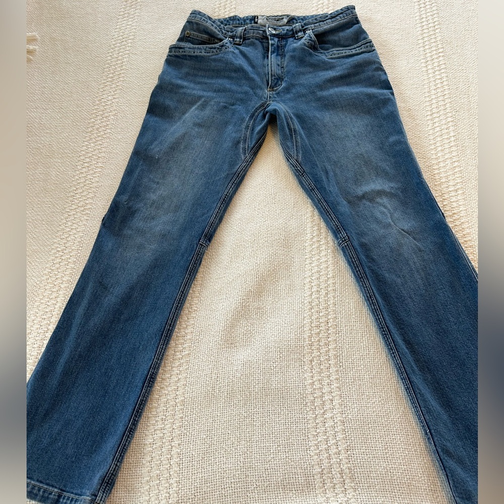 Mountain Khakis classic fit Jeans, 34/32, good used condition, smoke free home